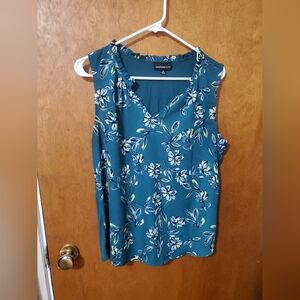 Fortune & Ivy Green Floral Blouse Size M